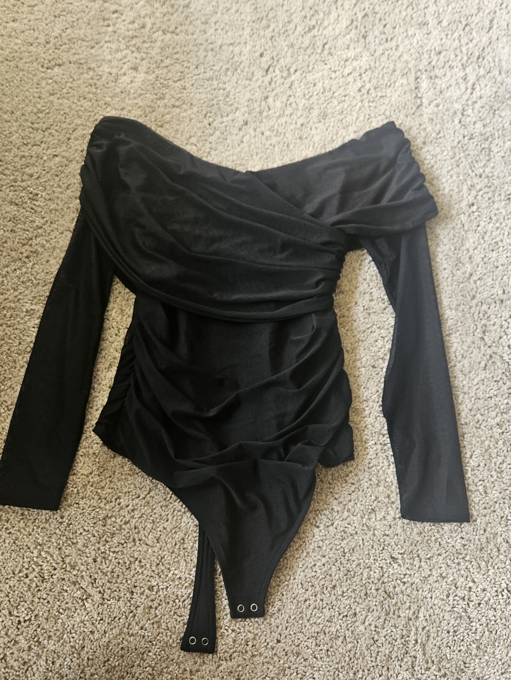 Abercrombie & Fitch Off-Shoulder Black Long-Sleeve Bodysuit